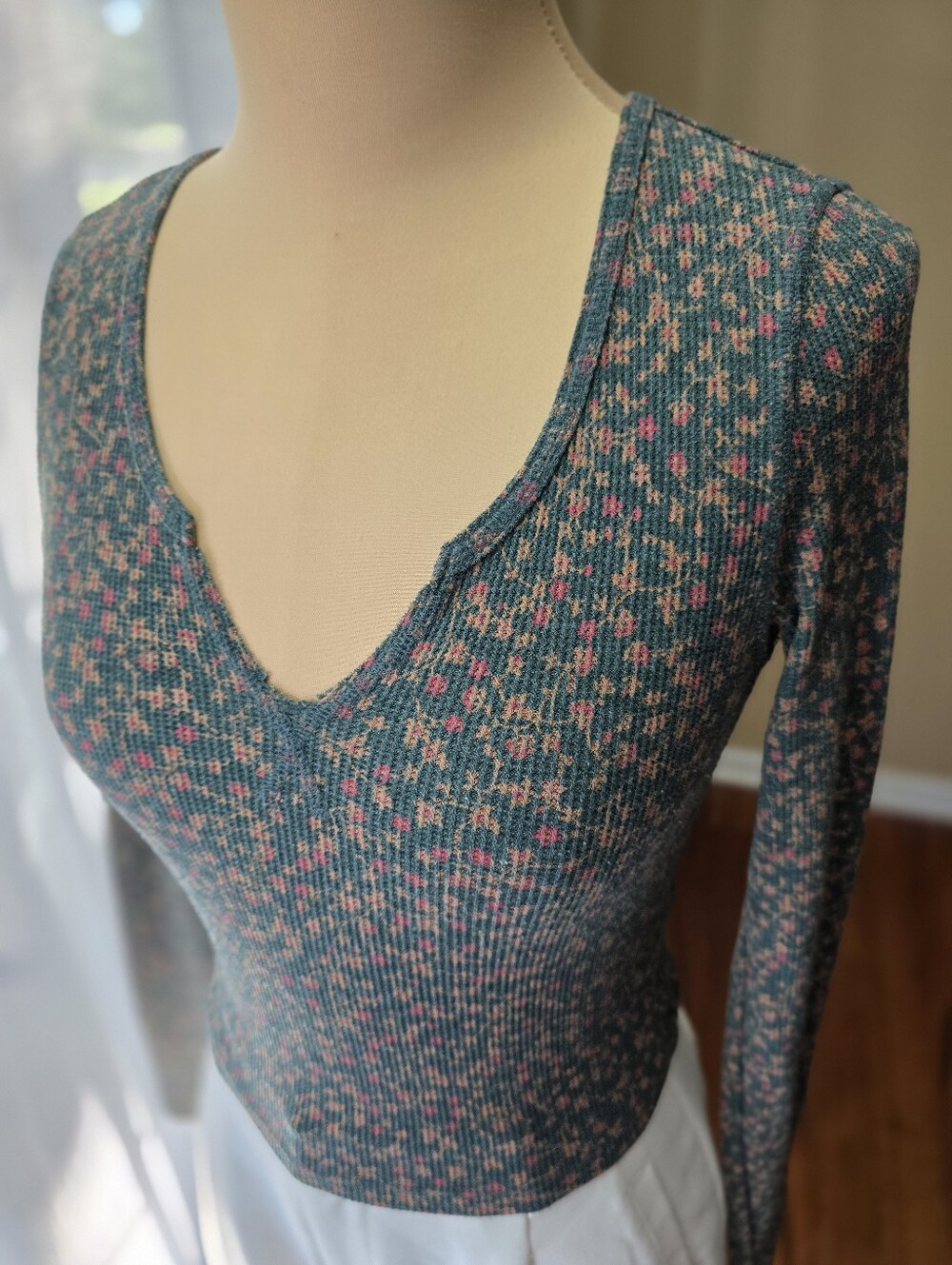 American Eagle XS Green Floral Paisley Thermal Waffle Knit Long Sleeve Top